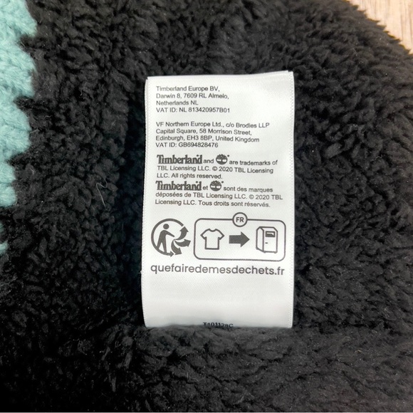 NWT Timberland Heavy Cable Knit PomPom Beanie with Fleece Lining in Black - Picture 5 of 6